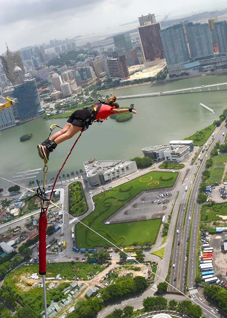 Bungy Jump vom Macau Tower