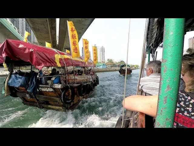 Sampan-Fahrt im Fischerdorf Aberdeen